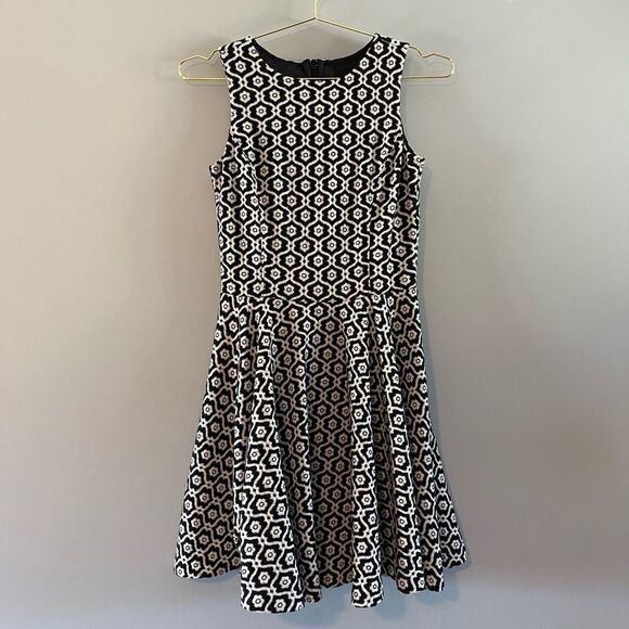 Cynthia Rowley Sleeveless Fit & Flare Textured Floral Geometric Dress || SZ XS - Picture 3 of 13